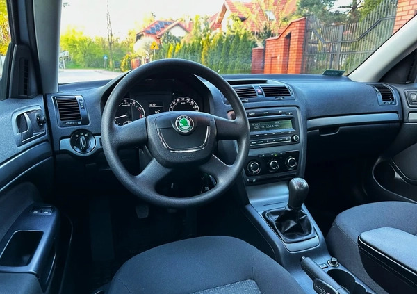 Skoda Octavia cena 35800 przebieg: 36000, rok produkcji 2008 z Legionowo małe 742